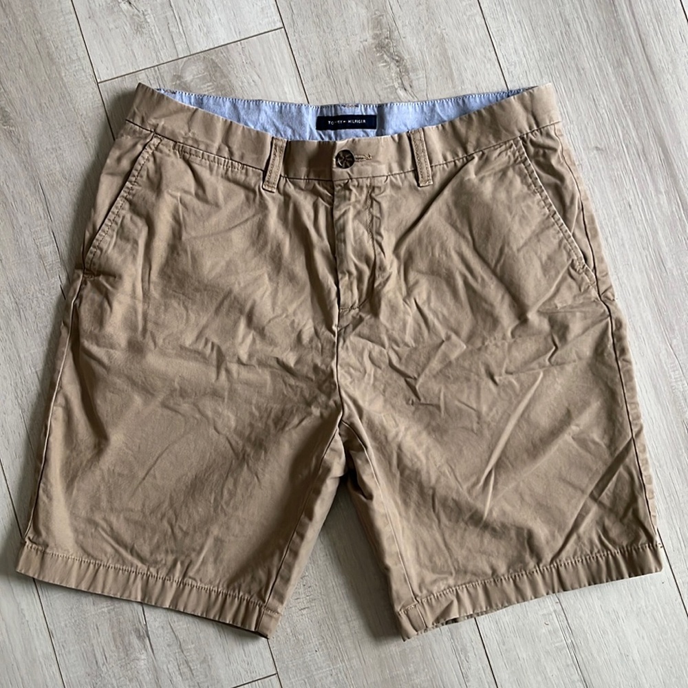 Tommy Hilfiger khaki shorts. Size 34